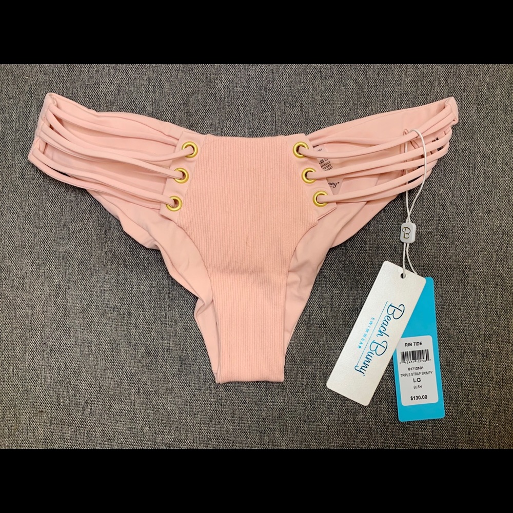 NWT Beach Bunny Scrunch Butt Bikini bottom